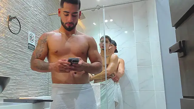 mike friends online show from April 22, 2:52 am