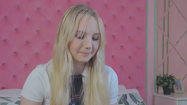 Sky Cutie online show from October 18, 5:43 am