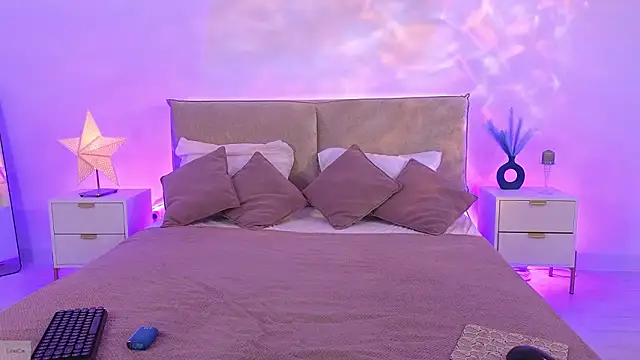 Jules night online show from February 11, 9:16 pm