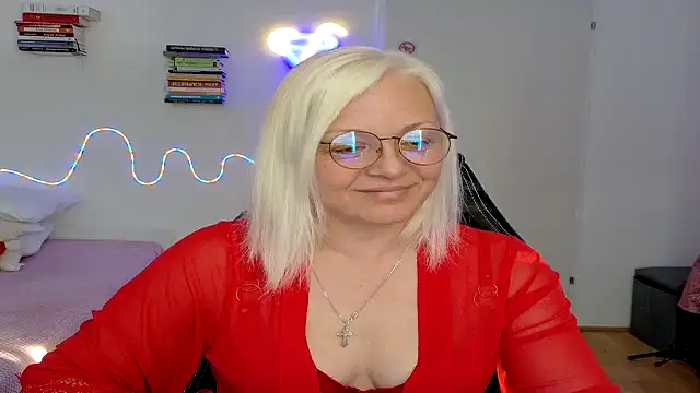 Linsy Kim online show from April 24, 5:05 pm