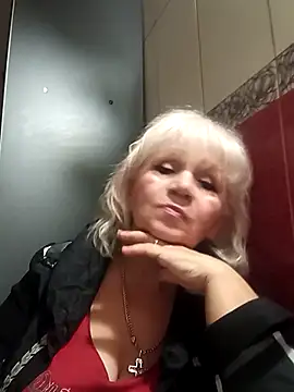 Snapshot of SirenaOcean6212 chatting on October 18, 3:48 pm SirenaOcean6212 online show from October 18, 3:48 pm