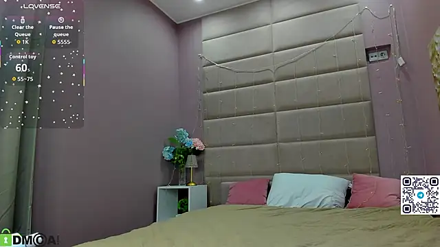 Adeline Perle online show from November 5, 1:22 am