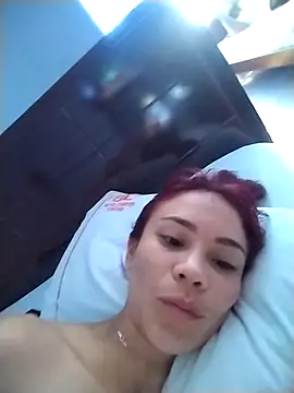 dulcelatin21 online show from October 31, 3:49 pm