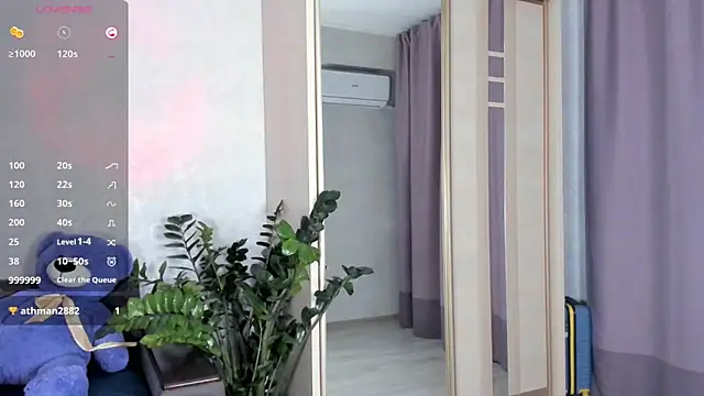Snapshot of SaraShine_ chatting on September 15, 8:05 pm SaraShine online show from September 15, 8:05 pm