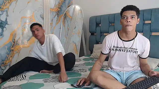 PRETTY FEM online show from April 28, 1:36 am
