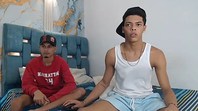 PRETTY FEM online show from February 25, 1:37 am