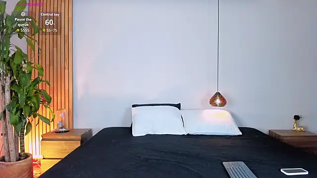 REINA ADAHARA online show from April 26, 3:37 am