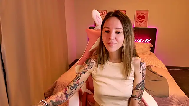 MiaGraham1 online show from April 20, 6:44 pm