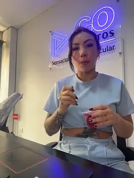 Sarahlove 90 online show from December 19, 5:16 pm