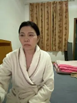 xiiuuff18 online show from April 23, 11:50 am