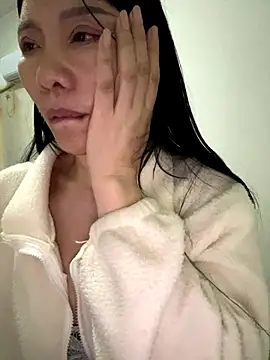 xiiuuff18 online show from November 5, 12:32 pm