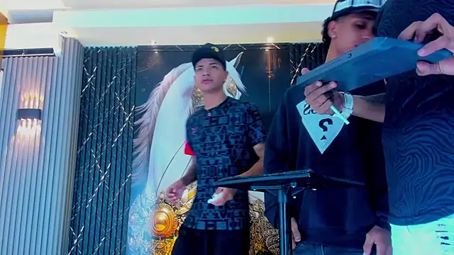 Extreme boys2 online show from November 7, 4:18 am