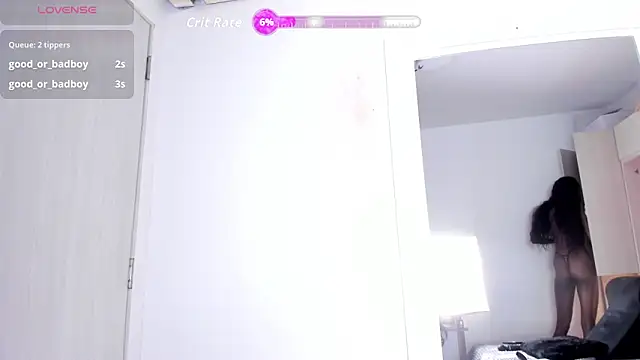 Stefannyevans  online show from April 25, 1:41 pm