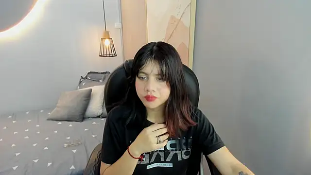Snapshot of Julieth_brown_ chatting on October 18, 7:59 pm Julieth brown online show from October 18, 7:59 pm