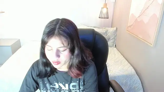 Snapshot of Julieth_brown_ chatting on October 14, 7:38 pm Julieth brown online show from October 14, 7:38 pm