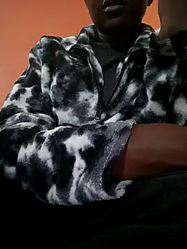 Moongodessy online show from April 25, 3:20 pm