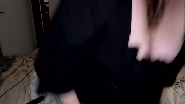 Snapshot of BBWLiLoo chatting on October 15, 8:33 pm BBWLiLoo online show from October 15, 8:33 pm