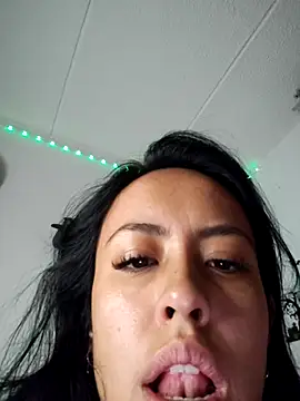 Queen Ashly online show from November 5, 2:06 am