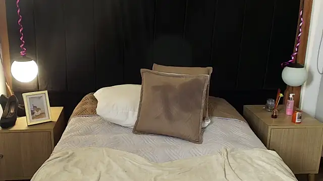 LiaMonroee  online show from April 26, 1:42 pm