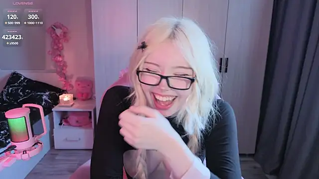RileyVice online show from June 4, 2:43 pm
