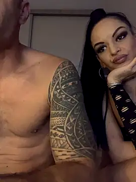 Enriko Aisah2025 online show from November 4, 9:53 pm