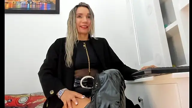 Ms lunaRose online show from May 30, 1:47 am