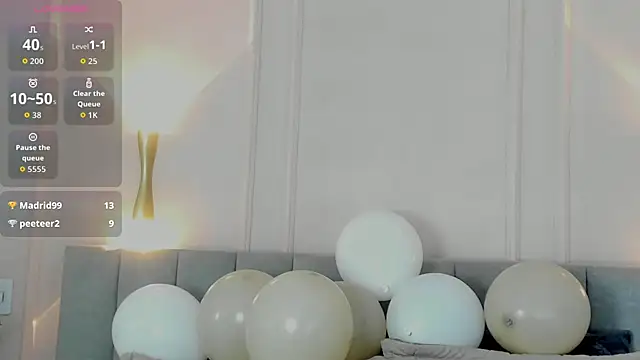 victoria bourne online show from April 17, 9:50 pm