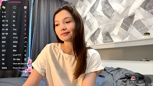 Snapshot of KiraVelvet chatting on October 12, 1:24 pm KiraVelvet online show from October 12, 1:24 pm