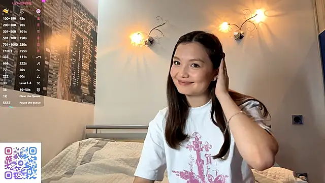 Snapshot of KiraVelvet chatting on September 19, 10:25 am KiraVelvet online show from September 19, 10:25 am