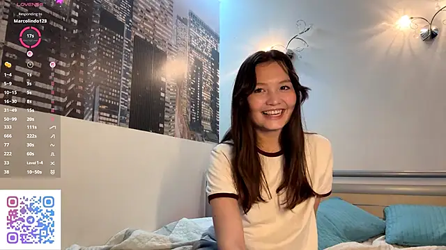 Snapshot of KiraVelvet chatting on September 27, 10:33 am KiraVelvet online show from September 27, 10:33 am