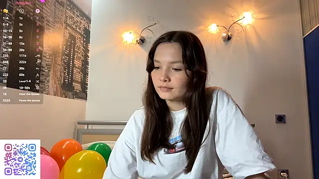 Snapshot of KiraVelvet chatting on September 14, 10:24 am KiraVelvet online show from September 14, 10:24 am