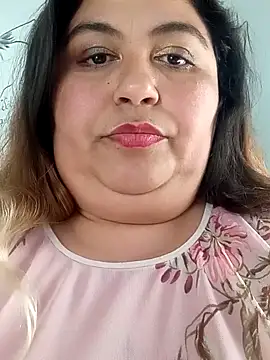 curvy diva  online show from November 14, 3:45 pm