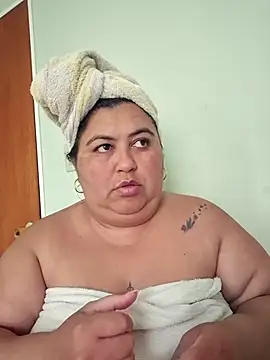 curvy diva  online show from April 25, 7:11 pm