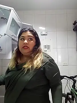 curvy diva  online show from September 16, 11:40 am