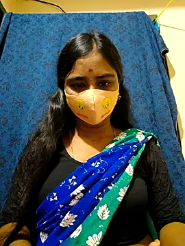 mini-queen online show from November 12, 1:20 pm