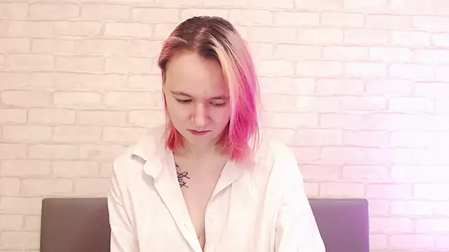 Ericha Stone online show from December 14, 1:55 am