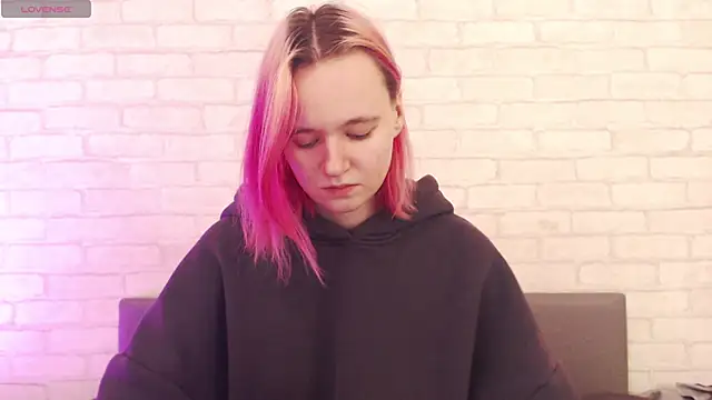 Ericha Stone online show from November 10, 3:56 am