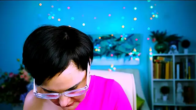 LauraDavidsons online show from March 6, 2:01 pm