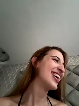 Snapshot of Emilywillis8 chatting on October 3, 2:33 pm Emilywillis8 online show from October 3, 2:33 pm