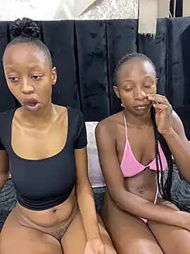 SexyPetitex25 online show from February 20, 7:47 pm