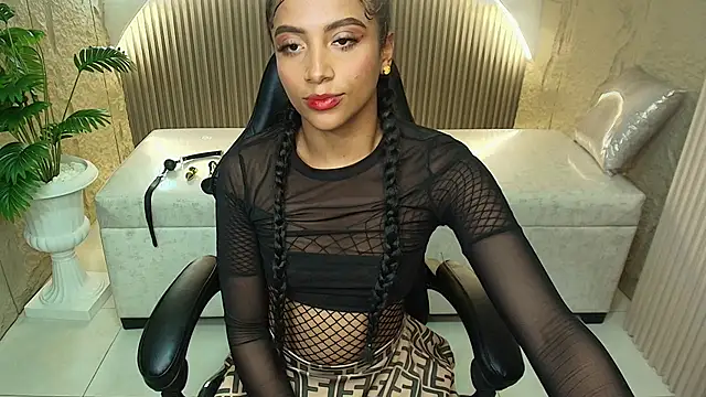 Snapshot of katty_berry_r chatting on September 17, 7:56 pm katty berry r online show from September 17, 7:56 pm