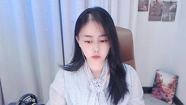 Snapshot of BOBO-jiang chatting on October 19, 2:52 pm BOBO-jiang online show from October 19, 2:52 pm
