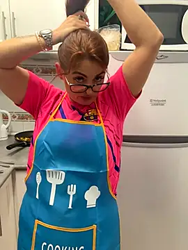 IrishmilfAnna online show from September 26, 8:50 pm