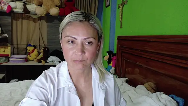  Charlize theron  online show from January 18, 1:57 am