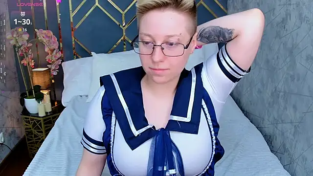 Snapshot of AlexandraGreen chatting on September 19, 9:14 pm AlexandraGreen online show from September 19, 9:14 pm