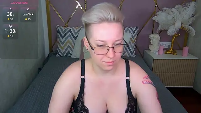 AlexandraGreen online show from November 21, 9:06 pm