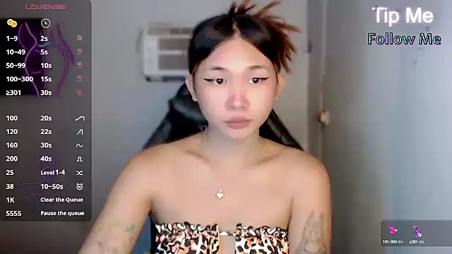 Snapshot of Ready_or_notxx chatting on September 13, 12:07 am Ready or notxx online show from September 13, 12:07 am