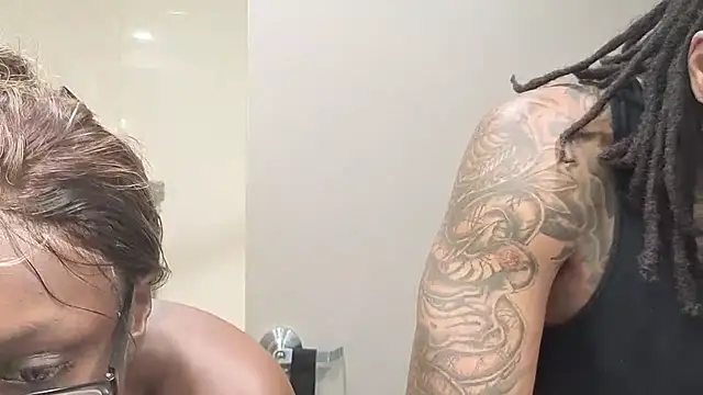 Snapshot of CinnaCakesss chatting on September 22, 10:57 am CinnaCakesss online show from September 22, 10:57 am