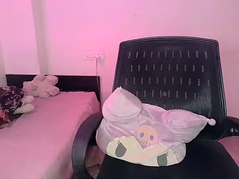 its siya  online show from April 14, 8:53 pm