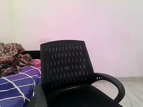 its siya  online show from April 24, 7:49 pm